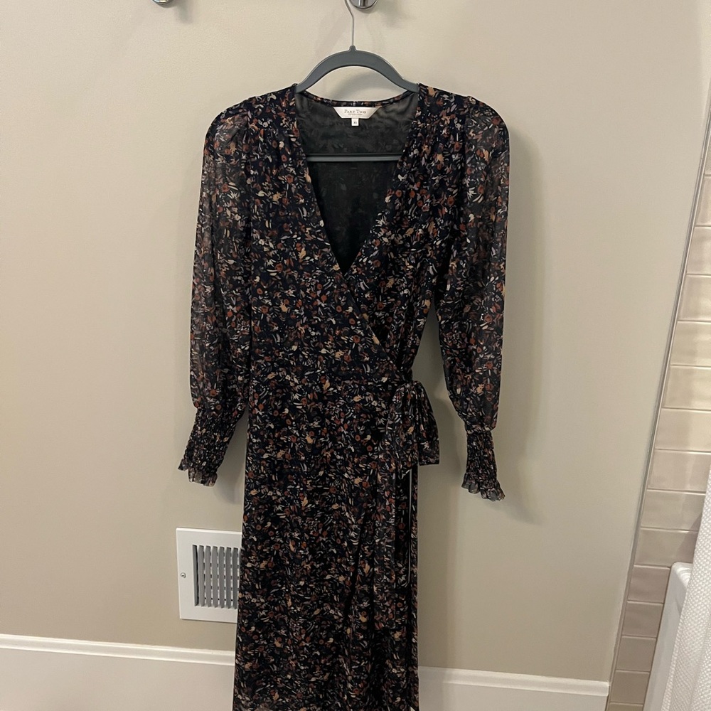 Chic Black Floral Midi Dress